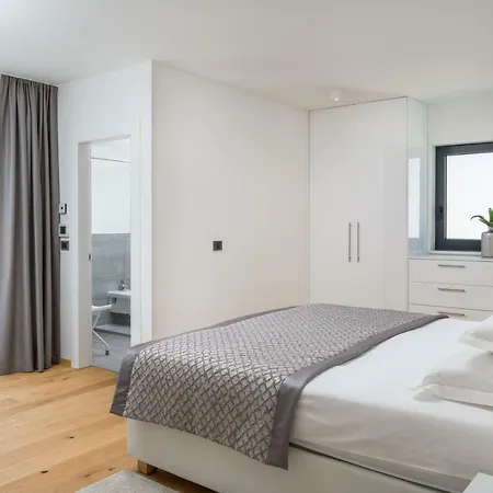 Luxury Baotic شقة