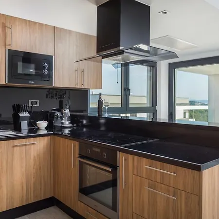 Luxury Baotic 特罗吉尔