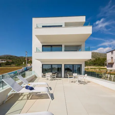 Luxury Baotic * 特罗吉尔